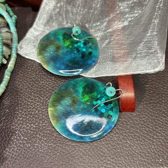 Jewelry - Picture 3 of 4